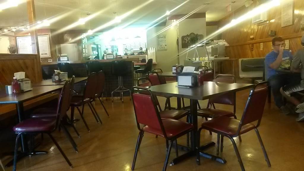 Trackside Pizza | restaurant | 164 N Buckeye St, Osgood, IN 47037, USA | 8126891900 OR +1 812-689-1900