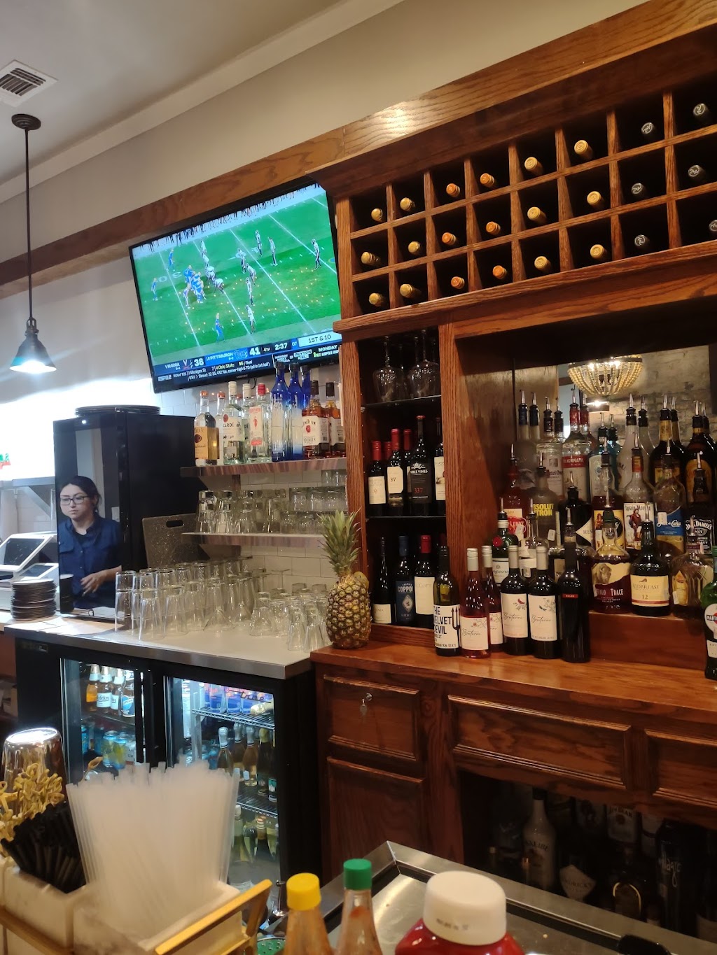 Shucks Tavern | restaurant | 414 21st St, Galveston, TX 77550, USA | 4094441700 OR +1 409-444-1700