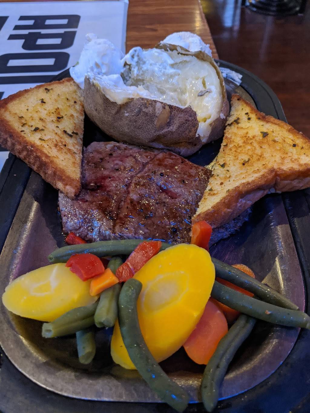 Bills Steak House & Lounge | restaurant | 10227 NE Sandy Blvd, Portland, OR 97220, USA | 5032530614 OR +1 503-253-0614