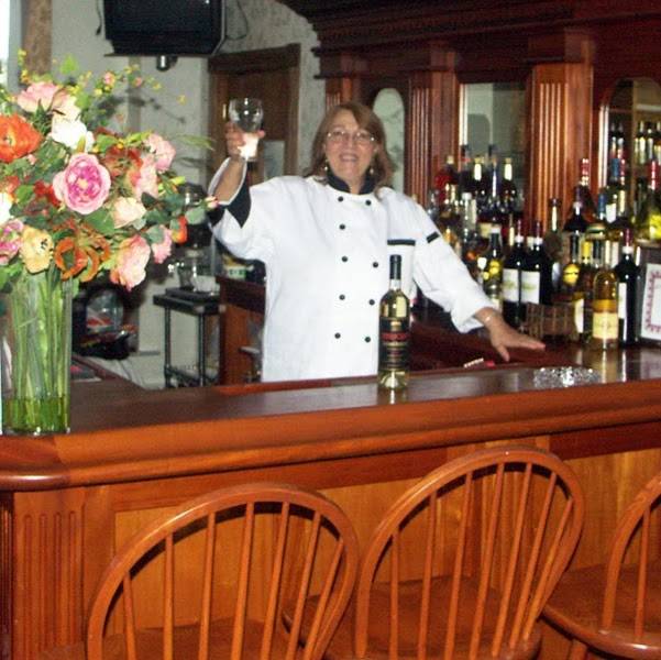 Silvias International Restaurant and Catering | restaurant | 23 N Main St, Enfield, CT 06082, USA | 8607416969 OR +1 860-741-6969