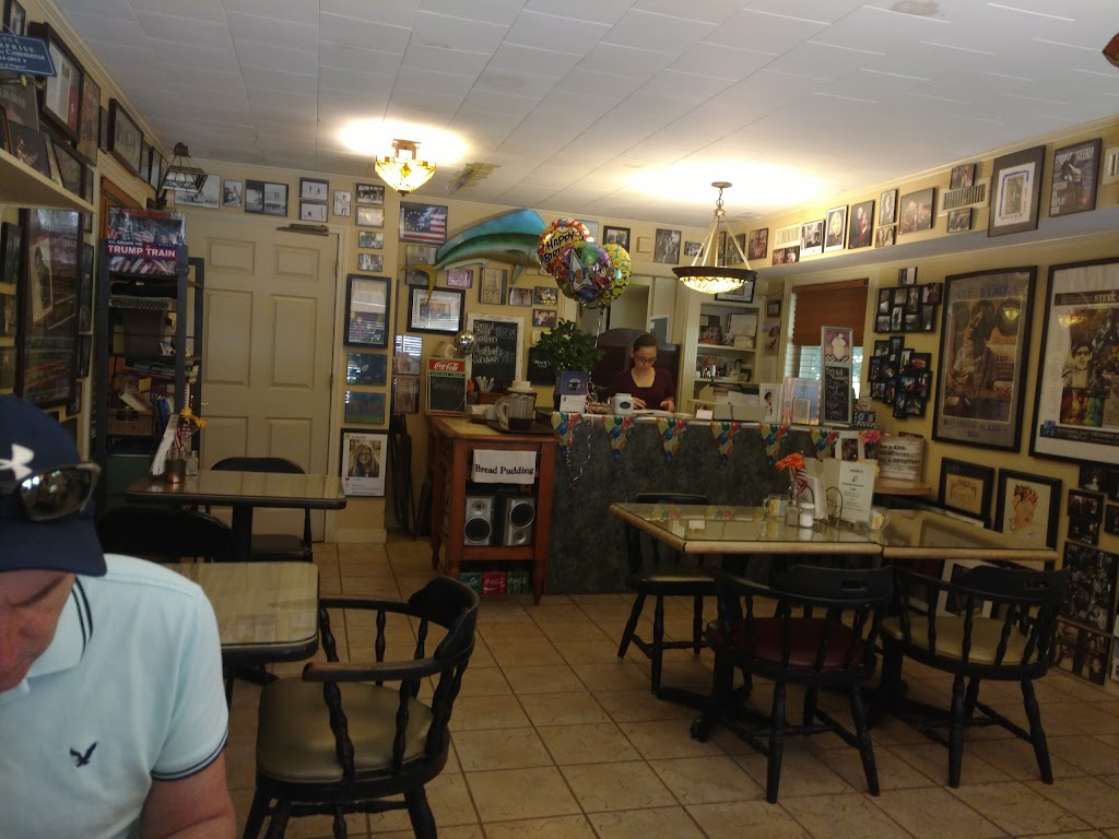 Micks Dauphin Street Cafe | restaurant | 1442 Dauphin St Ext, Enterprise, AL 36330, USA | 3343939072 OR +1 334-393-9072