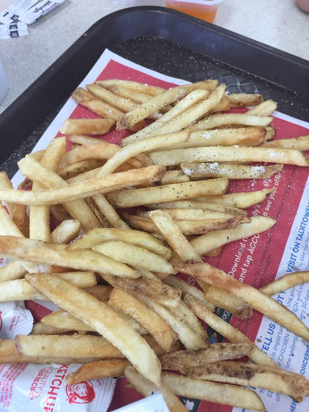 Wendys | restaurant | 1809 S Main St, Farmville, VA 23901, USA | 4343927419 OR +1 434-392-7419