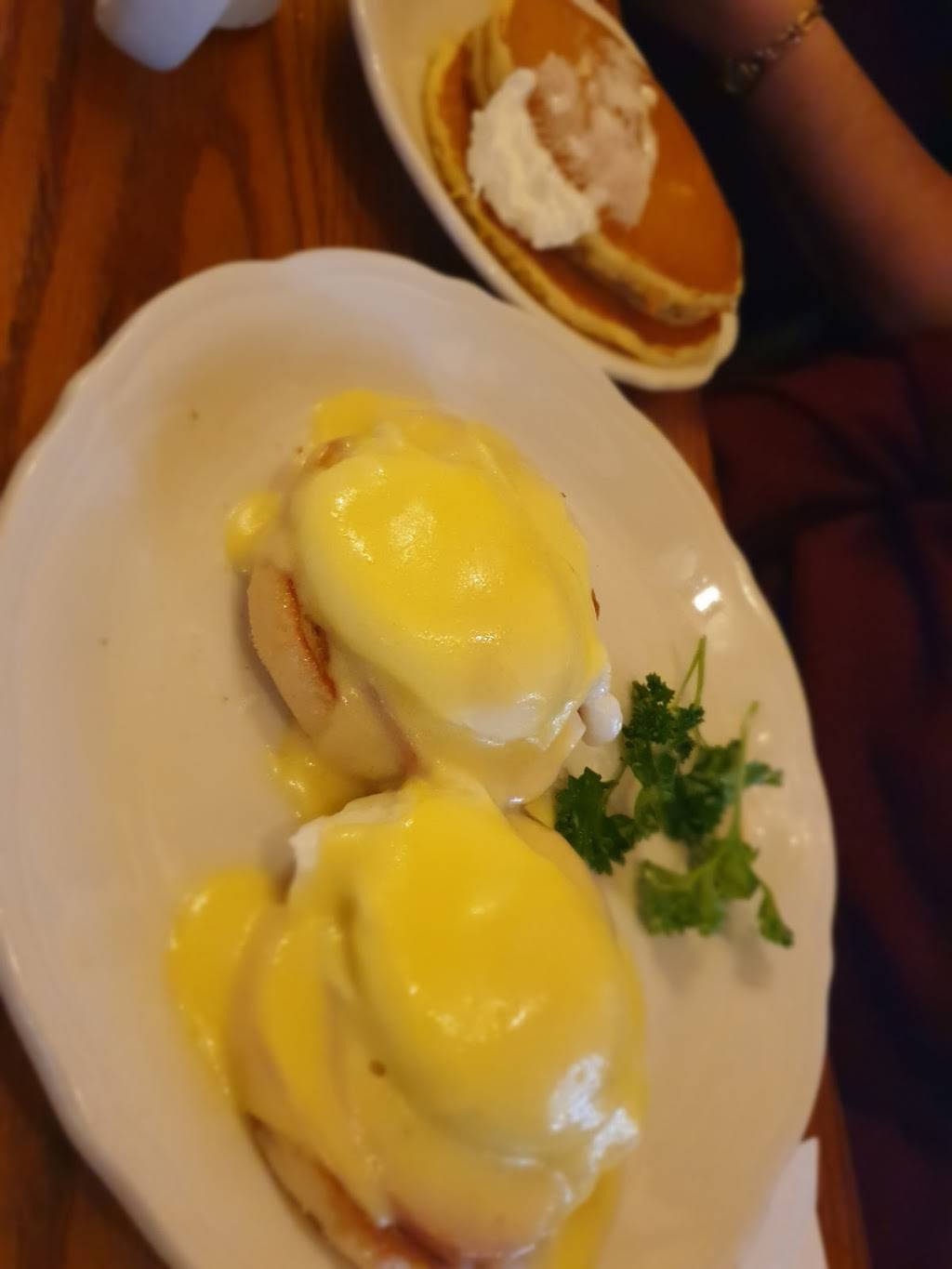 Walker Bros. Original Pancake House | bakery | 200 Marriott Dr, Lincolnshire, IL 60069, USA | 8476342220 OR +1 847-634-2220