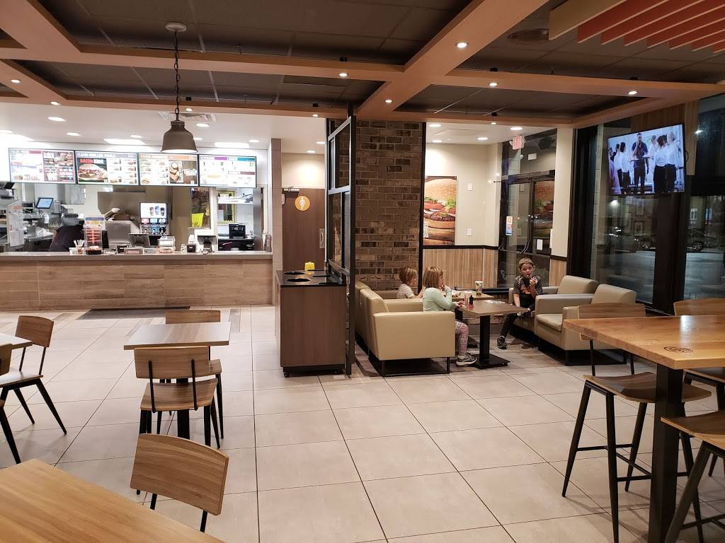 Burger King | restaurant | 6200 Lakeside Rd, Plano, IL 60545, USA | 6305520529 OR +1 630-552-0529