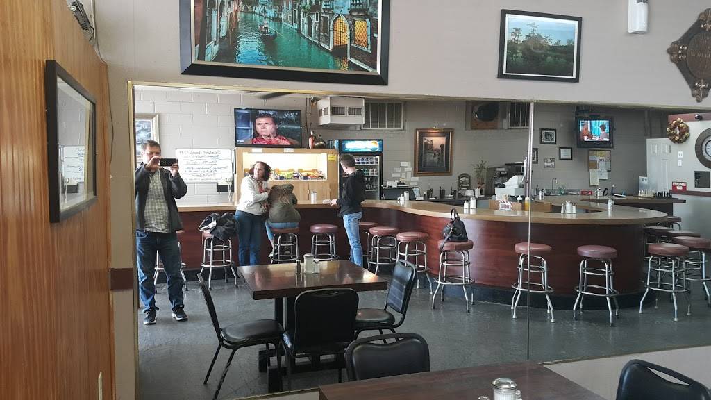 Riche Cafe | restaurant | 8117 E St Bernard Hwy, St Bernard, LA 70085, USA | 5046823300 OR +1 504-682-3300