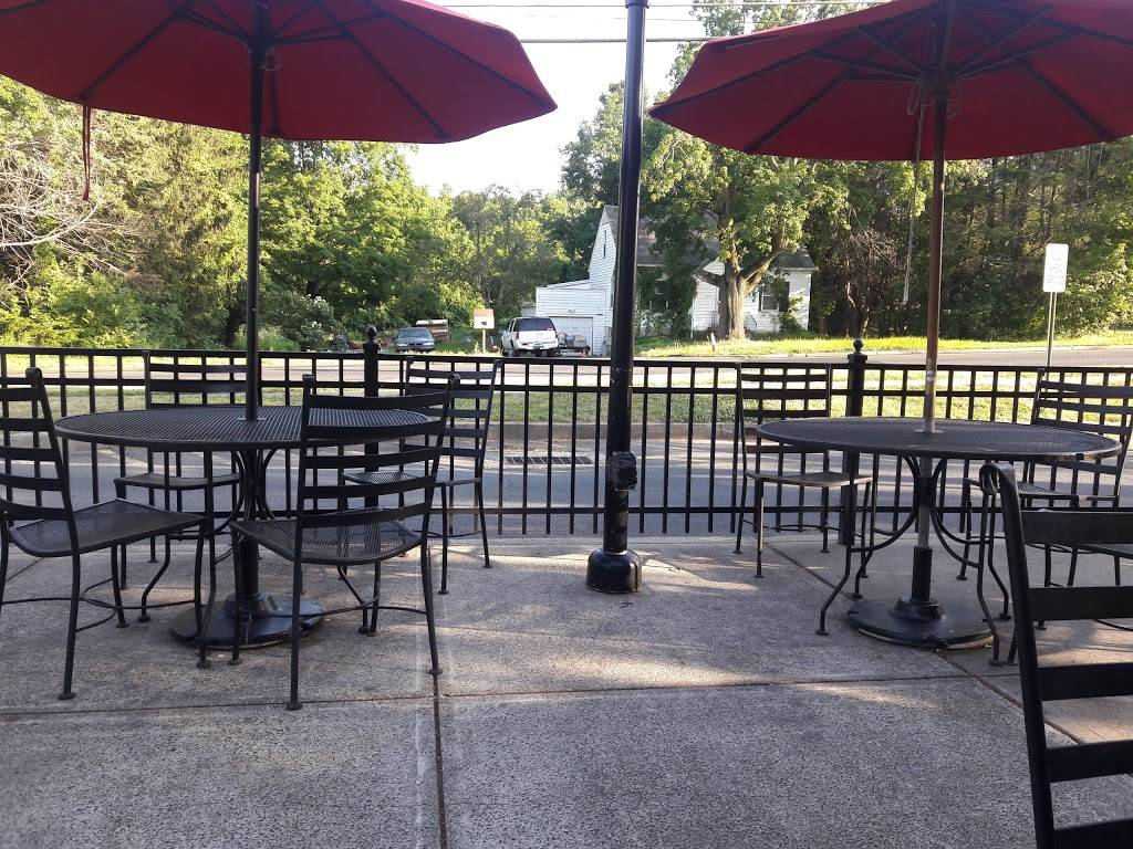 Dairy Queen | restaurant | 1731 Meriden-Waterbury Turnpike, Milldale, CT 06467, USA | 8606215735 OR +1 860-621-5735