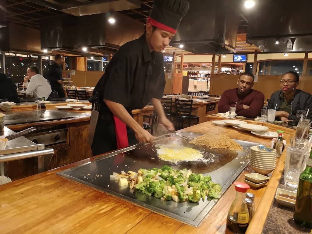Hibachi Japanese Steakhouse & Sushi Bar | restaurant | 325 N Christopher Columbus Blvd, Philadelphia, PA 19106, USA | 2155927100 OR +1 215-592-7100