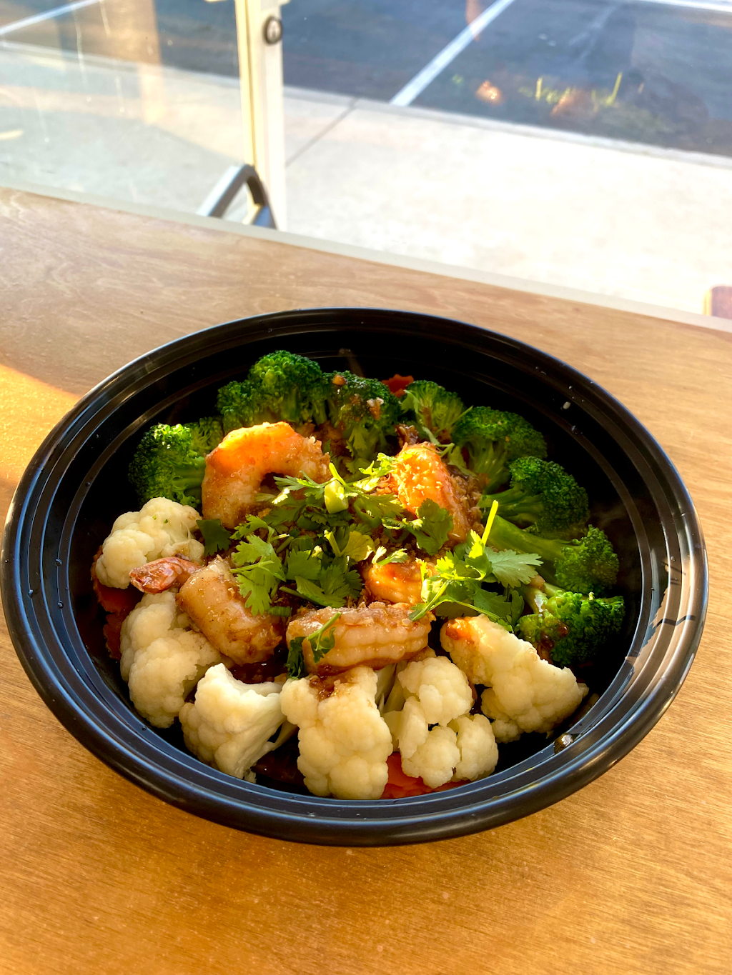 Moons Thai Cuisine | restaurant | 1700 E Thompson Blvd, Ventura, CA 93001, USA | 8056283272 OR +1 805-628-3272