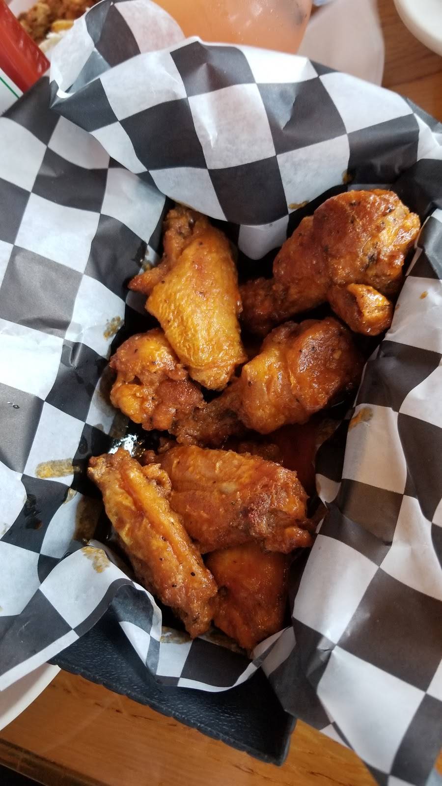 Shilohs Steak & Seafood | restaurant | 3665 S Washington Ave, Titusville, FL 32780, USA | 3215673555 OR +1 321-567-3555