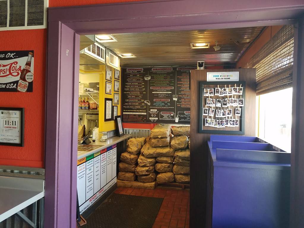 11:11 Burgers & Beignets | restaurant | 417 S Main St, Fond du Lac, WI 54935, USA | 9209336566 OR +1 920-933-6566