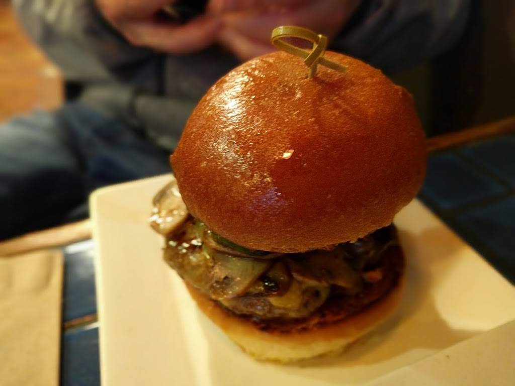 Belly | restaurant | 1901 San Pablo Ave, Oakland, CA 94612, USA | 5108390000 OR +1 510-839-0000