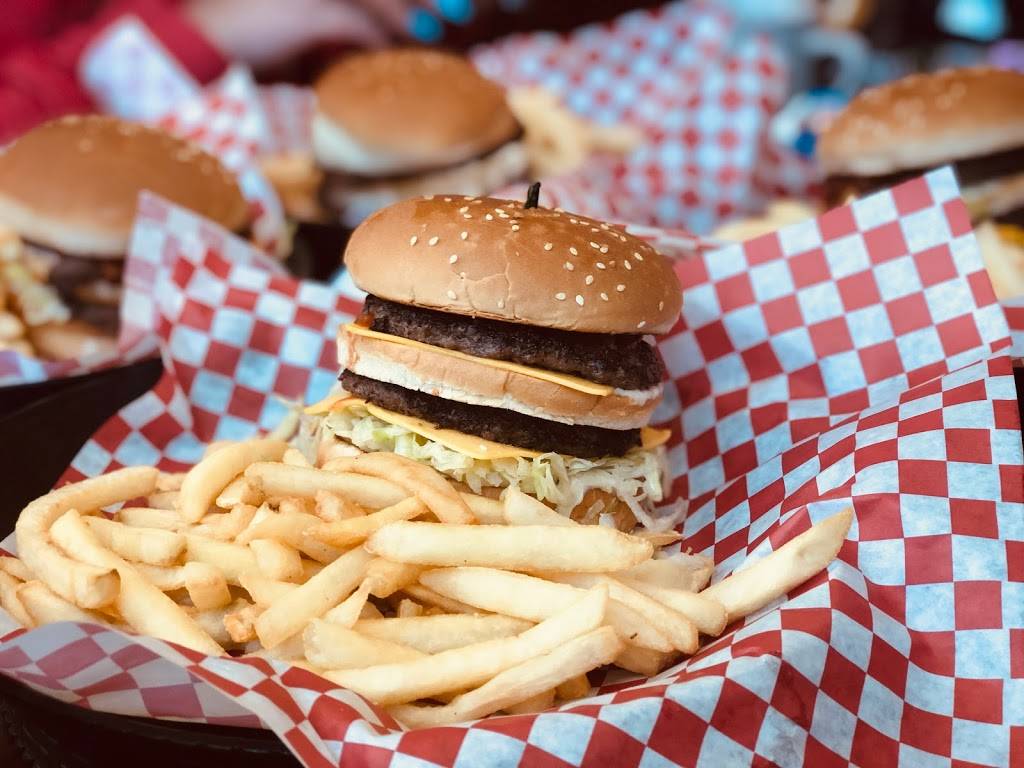 Bobs Big Boy | restaurant | 540 Sandalwood Dr, Calimesa, CA 92320, USA | 9094468822 OR +1 909-446-8822