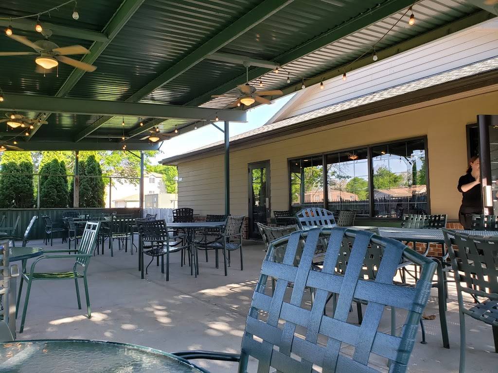 Tishs Restaurant | restaurant | 1207 S 35th St, Council Bluffs, IA 51501, USA | 7123235456 OR +1 712-323-5456