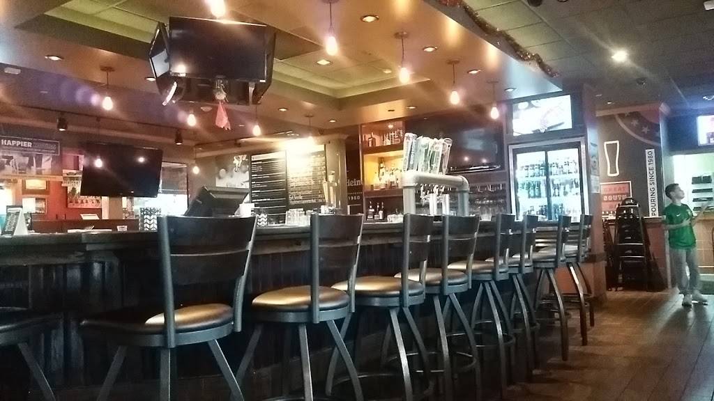 Applebees Grill + Bar | restaurant | 1935 N Ocean Ave, Farmingville, NY 11738, USA | 6317580081 OR +1 631-758-0081