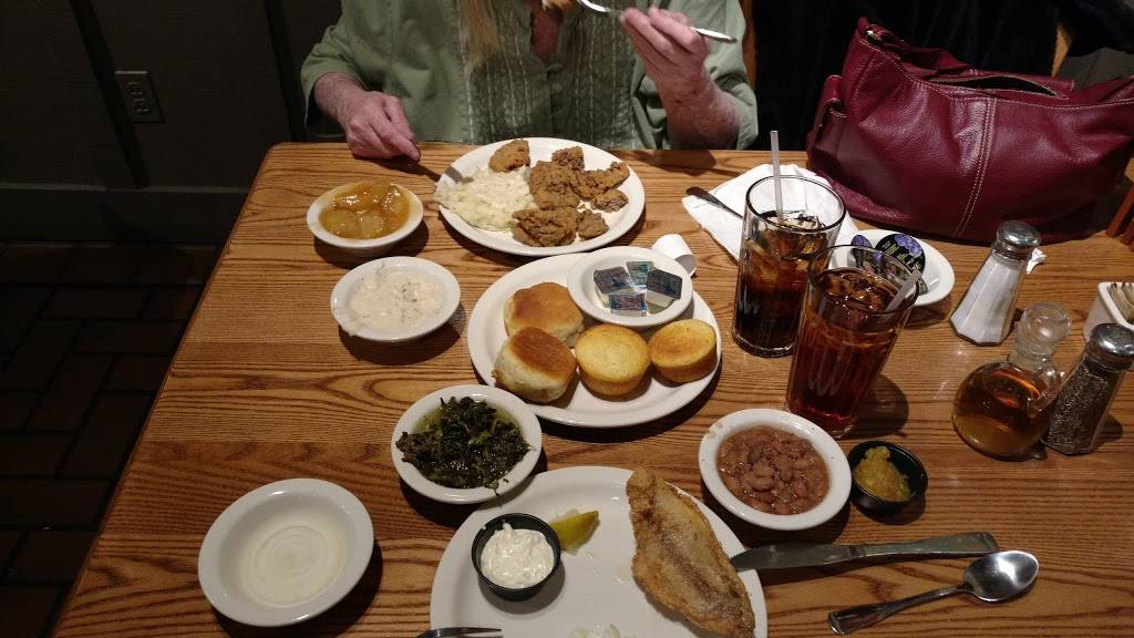 Cracker Barrel Old Country Store | restaurant | 2692 Boones Creek Rd, Johnson City, TN 37615, USA | 4232828113 OR +1 423-282-8113