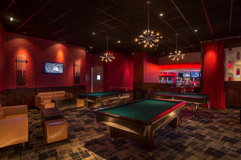 Kings Dining & Entertainment | restaurant | 5505 Park Pl, Rosemont, IL 60018, USA | 8472330099 OR +1 847-233-0099