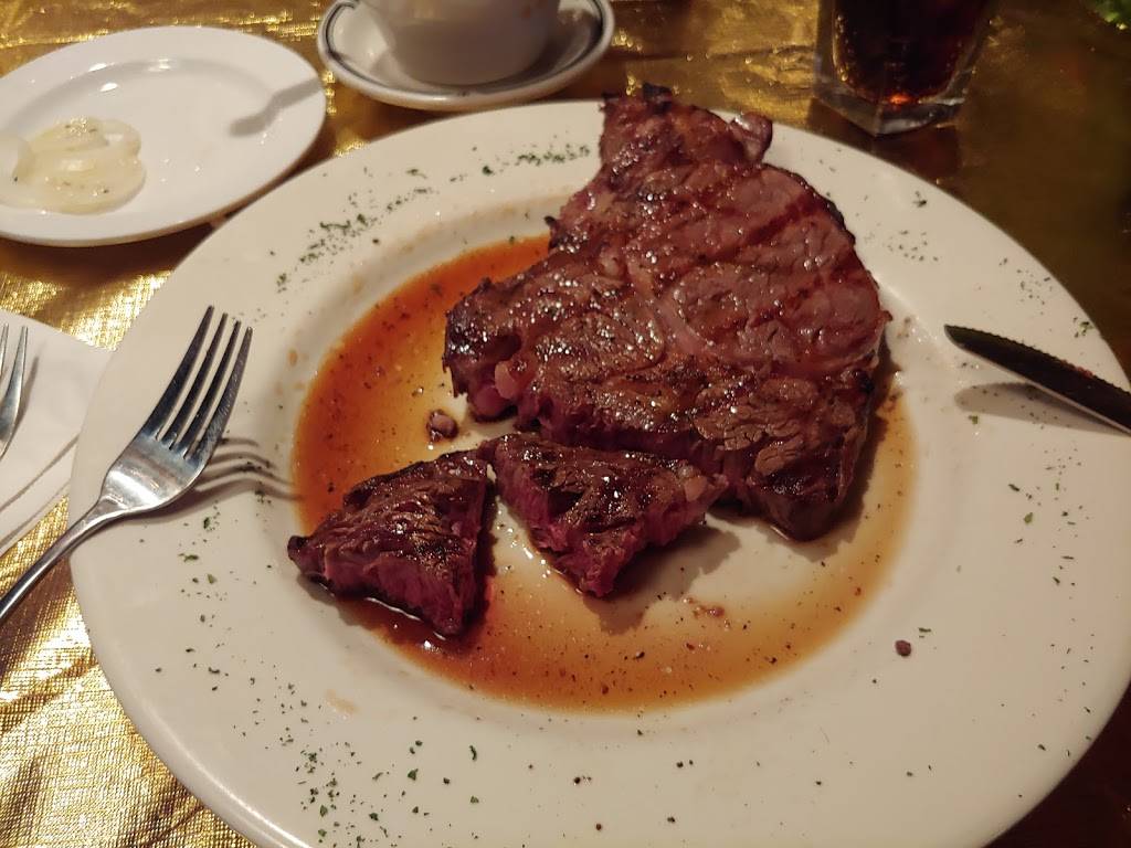 Flamingos Hollywood Steakhouse | restaurant | 660 N Gallatin Ave Ext, Uniontown, PA 15401, USA | 7244381993 OR +1 724-438-1993