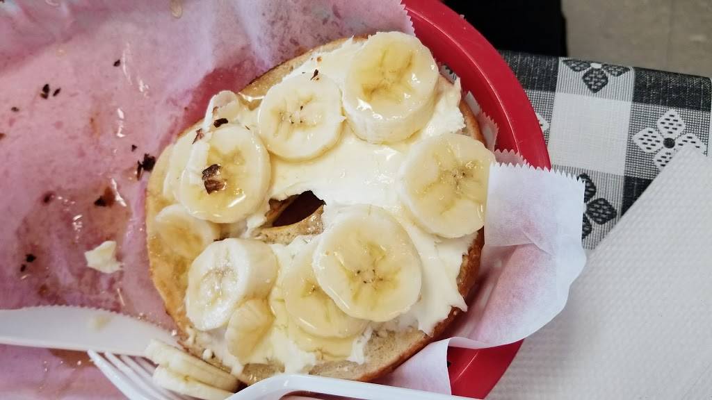 Bagel Port Cafe & Deli | restaurant | 9666 N Kings Hwy, Myrtle Beach, SC 29572, USA | 8439459024 OR +1 843-945-9024