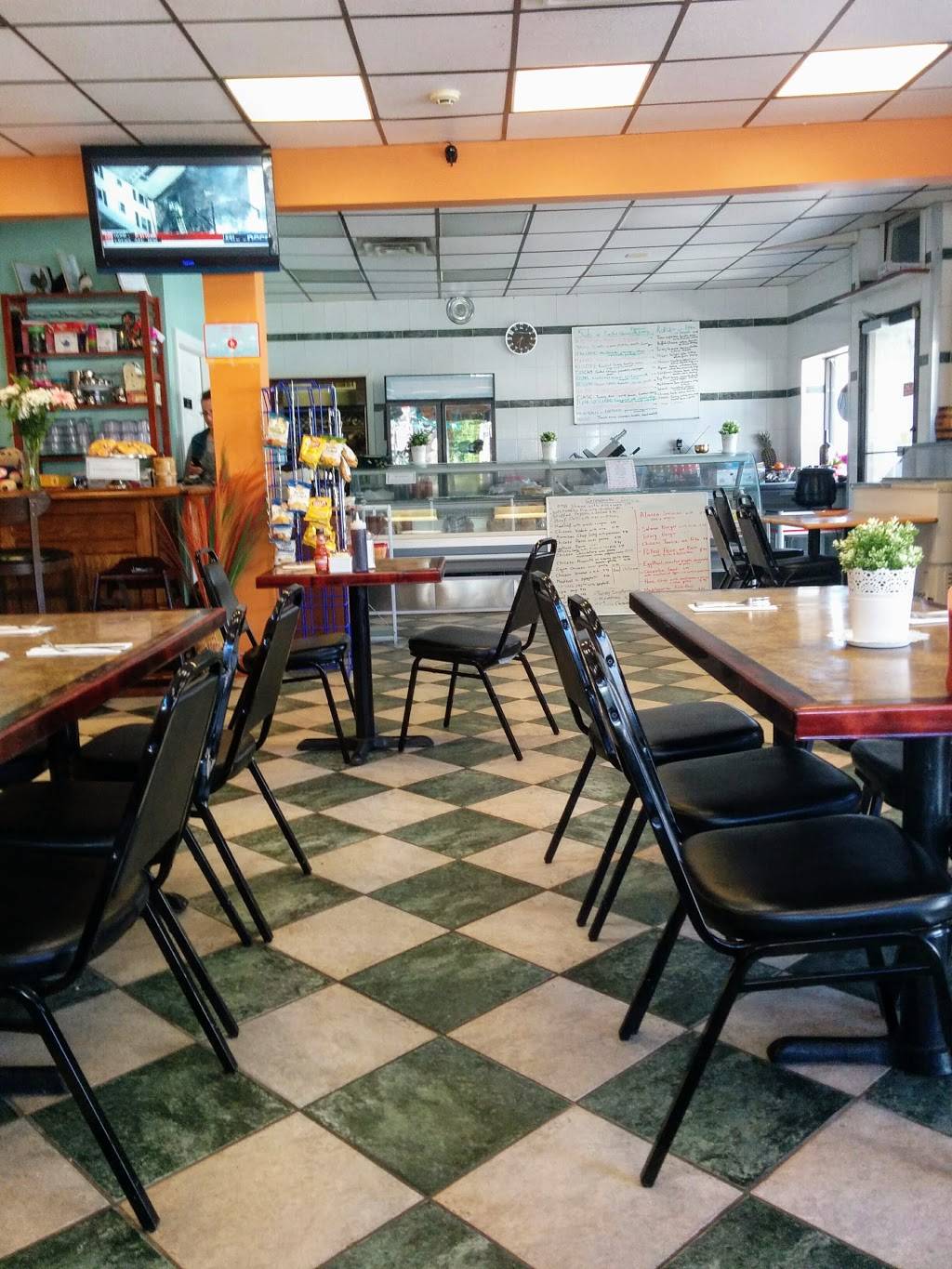 Classic Cafe | restaurant | 174 Spring St, Medford, MA 02155, USA | 7813911049 OR +1 781-391-1049