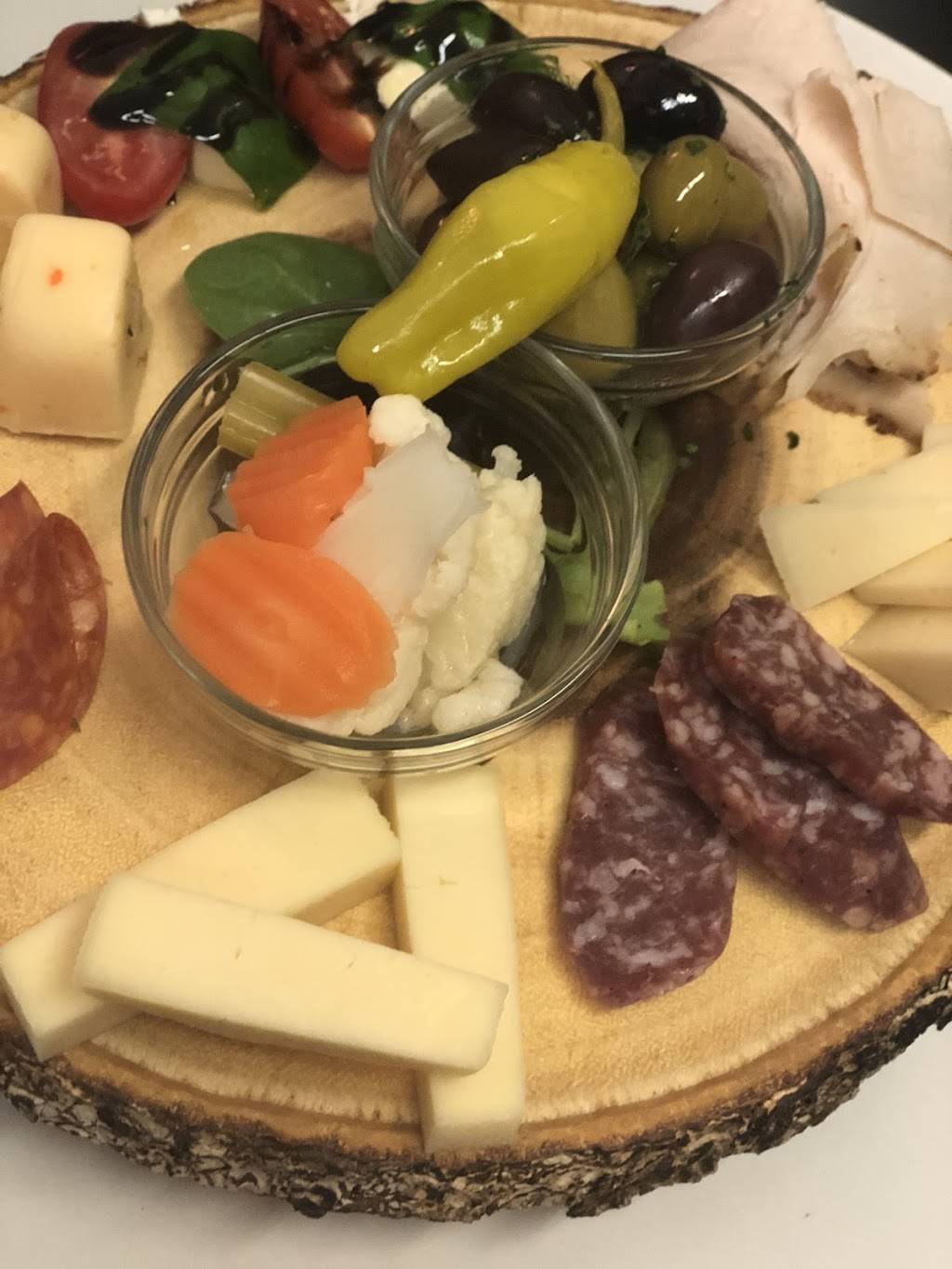 Ziraldo’s Italian Restaurant | restaurant | 24 Francis St W, Fenelon Falls, ON K0M 1N0, Canada | 7058873322 OR +1 705-887-3322