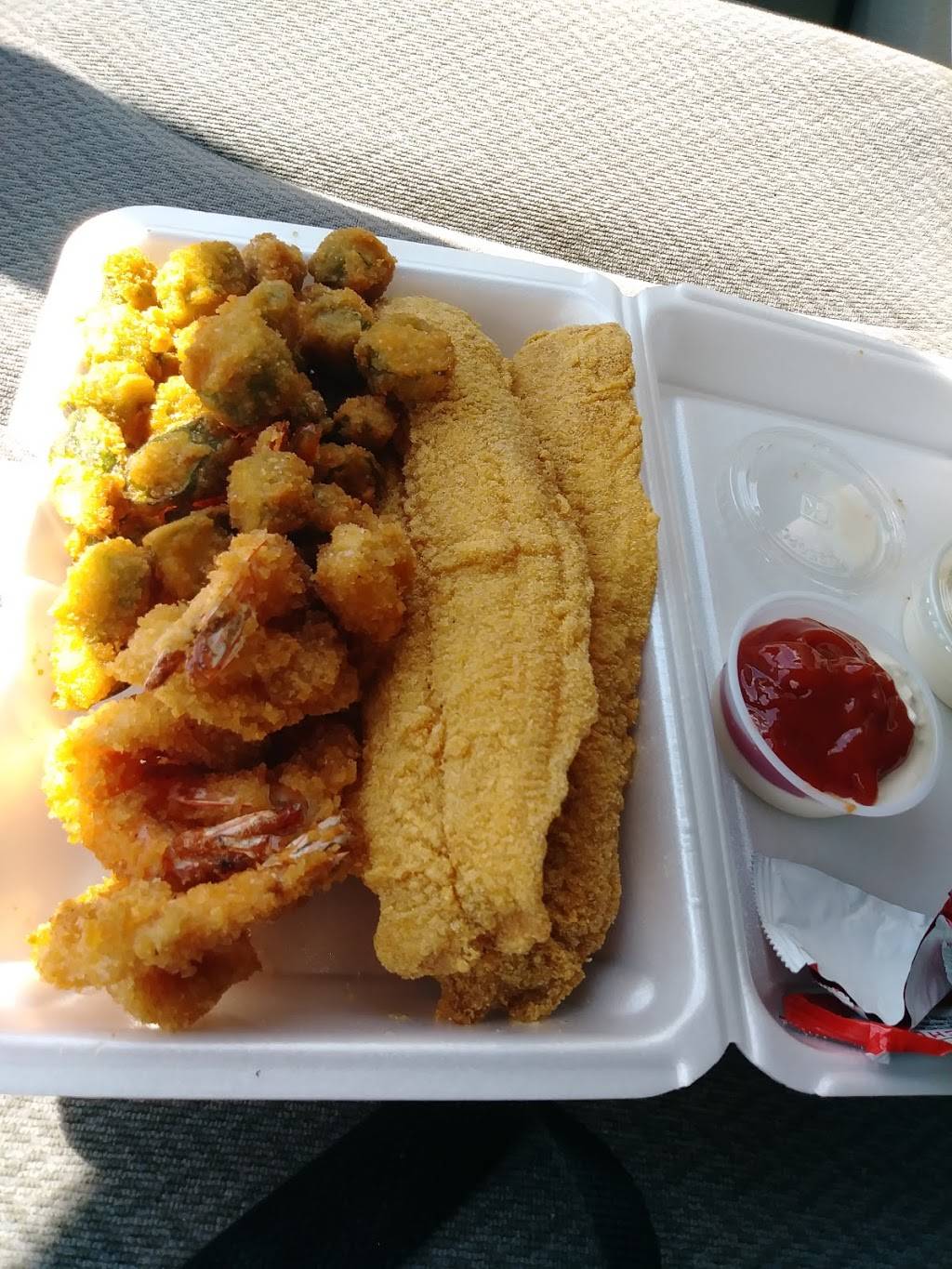 Johns Seafood Wings & Chicken | restaurant | 3211 N Buckner Blvd, Dallas, TX 75228, USA | 2148170818 OR +1 214-817-0818