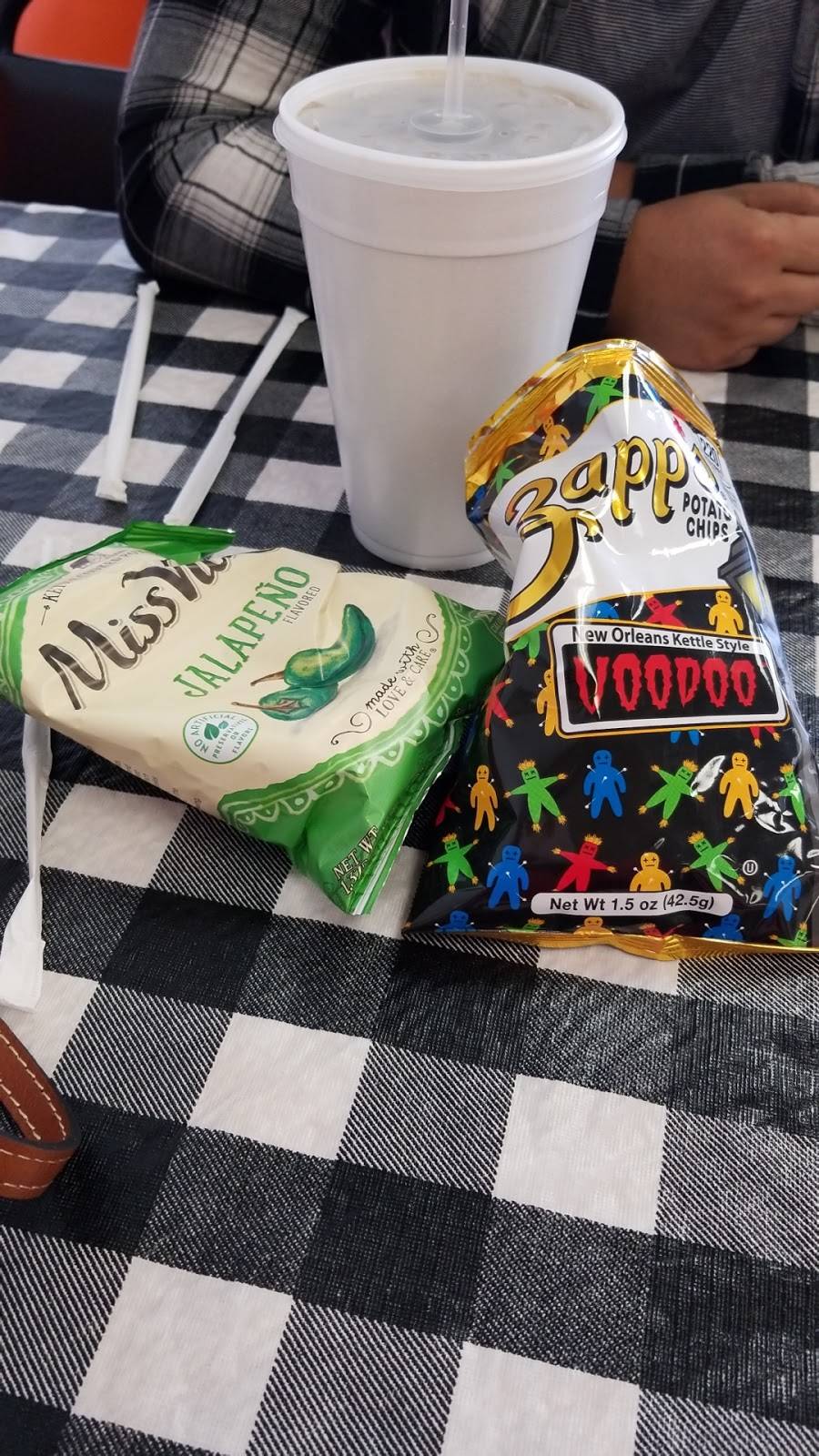 Hobos Sandwich Shop | meal takeaway | 13431 East Fwy, Houston, TX 77015, USA | 7134503352 OR +1 713-450-3352