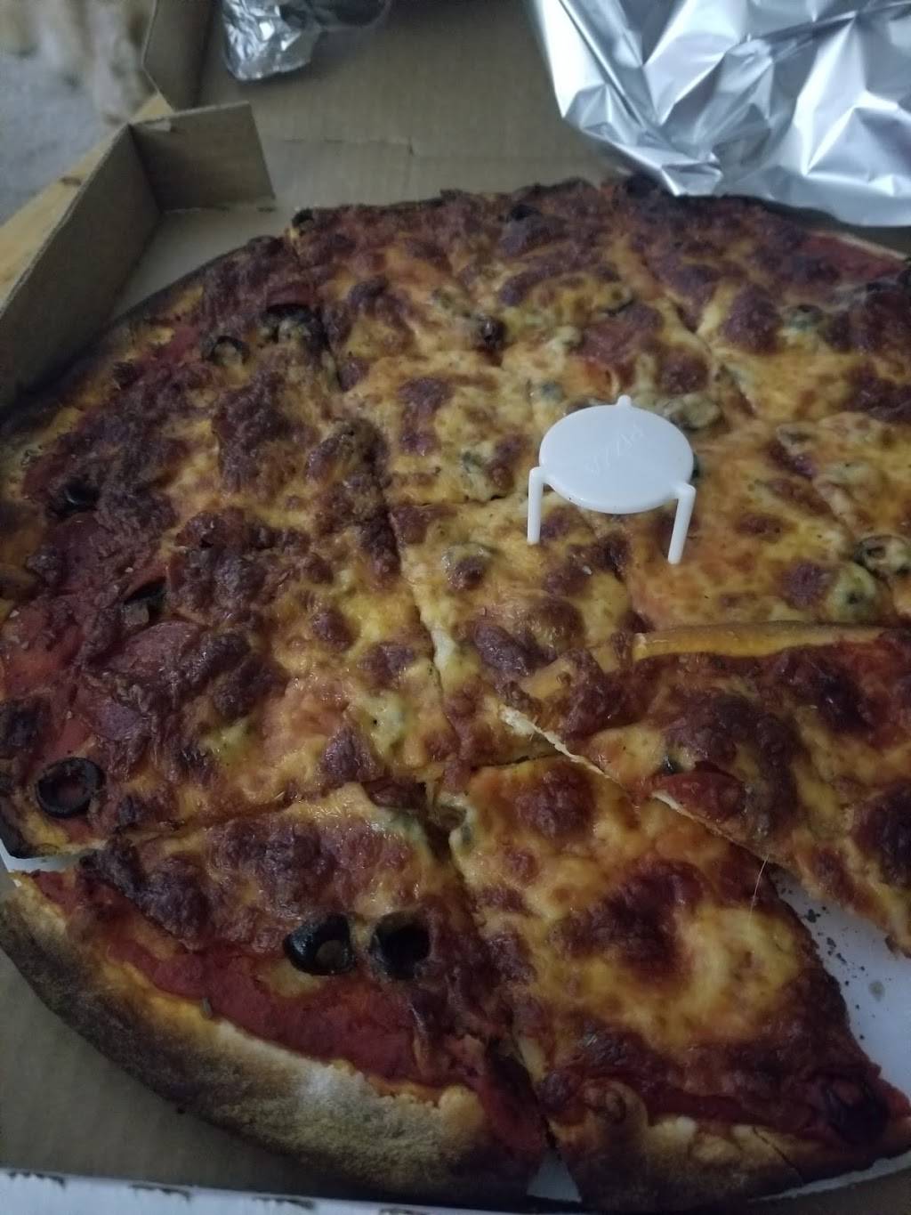 Italian Fiesta Pizzeria | restaurant | 2021 Calistoga Dr, New Lenox, IL 60451, USA | 8154625555 OR +1 815-462-5555