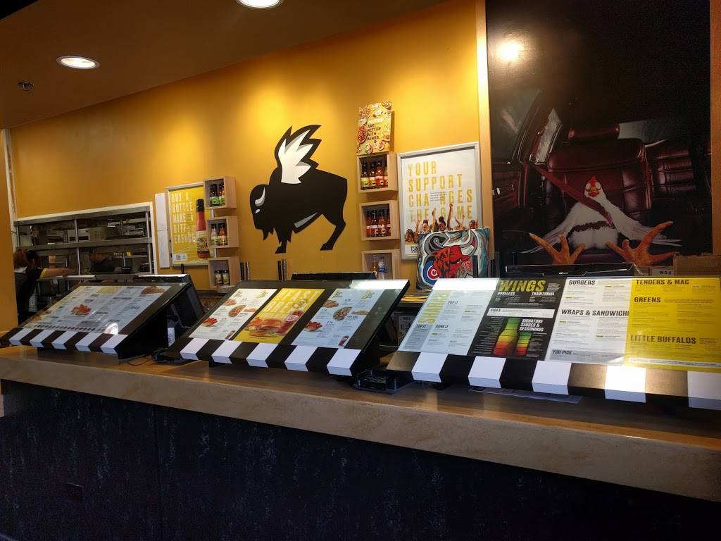 Buffalo Wild Wings | restaurant | 7020 Carpenter Rd, Skokie, IL 60077, USA | 8473299333 OR +1 847-329-9333