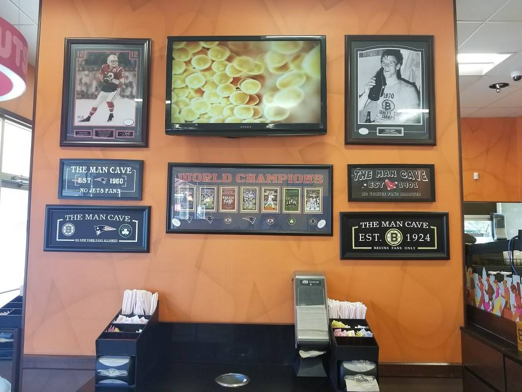 Dunkin | bakery | 533 Broadway, Saugus, MA 01906, USA | 7812339831 OR +1 781-233-9831