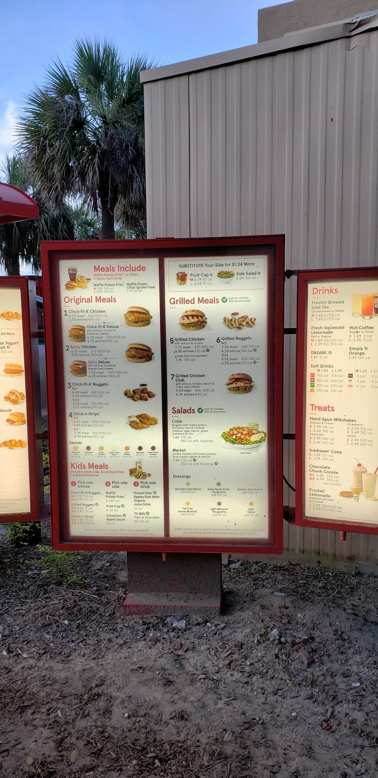 Chick-fil-A | restaurant | 303 Mall Blvd, Savannah, GA 31406, USA | 9123544355 OR +1 912-354-4355