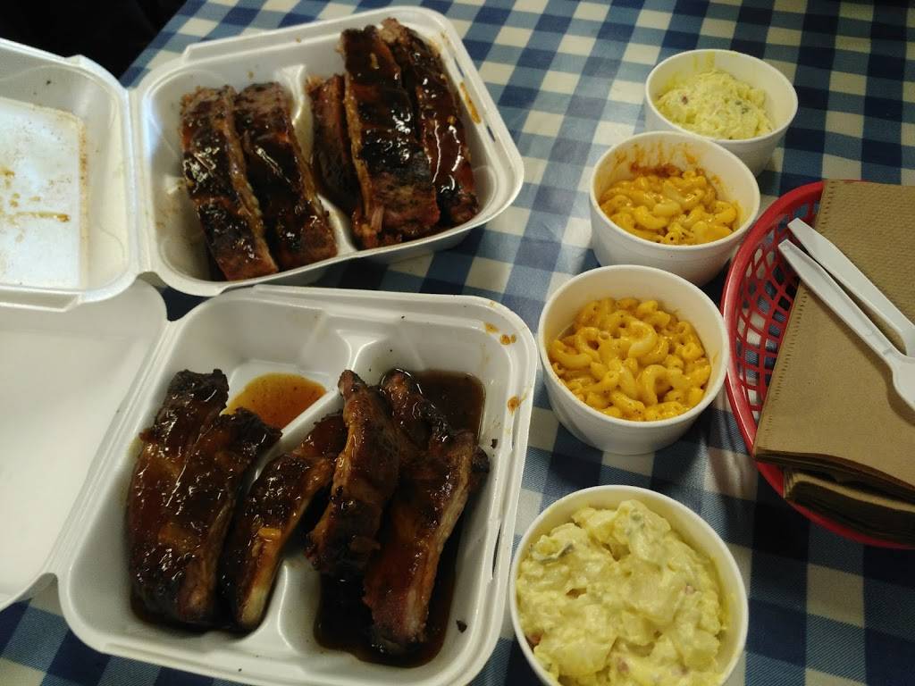Rays World Famous BBQ | restaurant | 4114 E Service Rd, West Memphis, AR 72301, USA | 8707322044 OR +1 870-732-2044