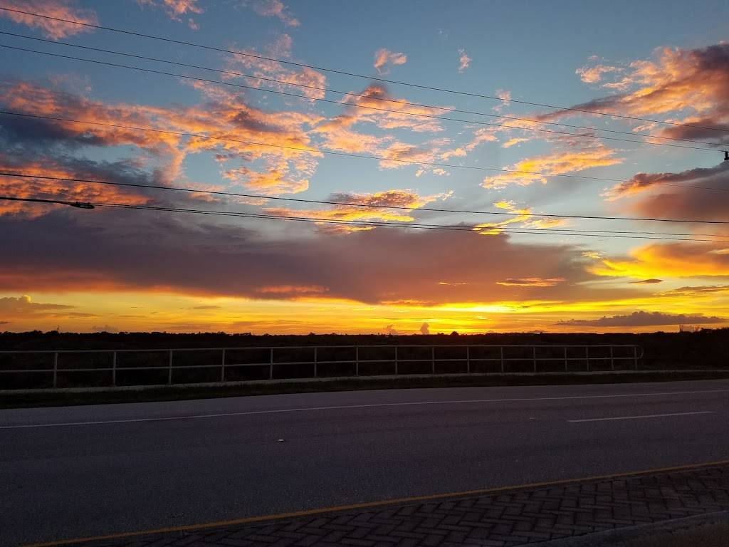 Bluffs Square Shoppes | shopping mall | 4050 US-1, Jupiter, FL 33477, USA | 5616302300 OR +1 561-630-2300