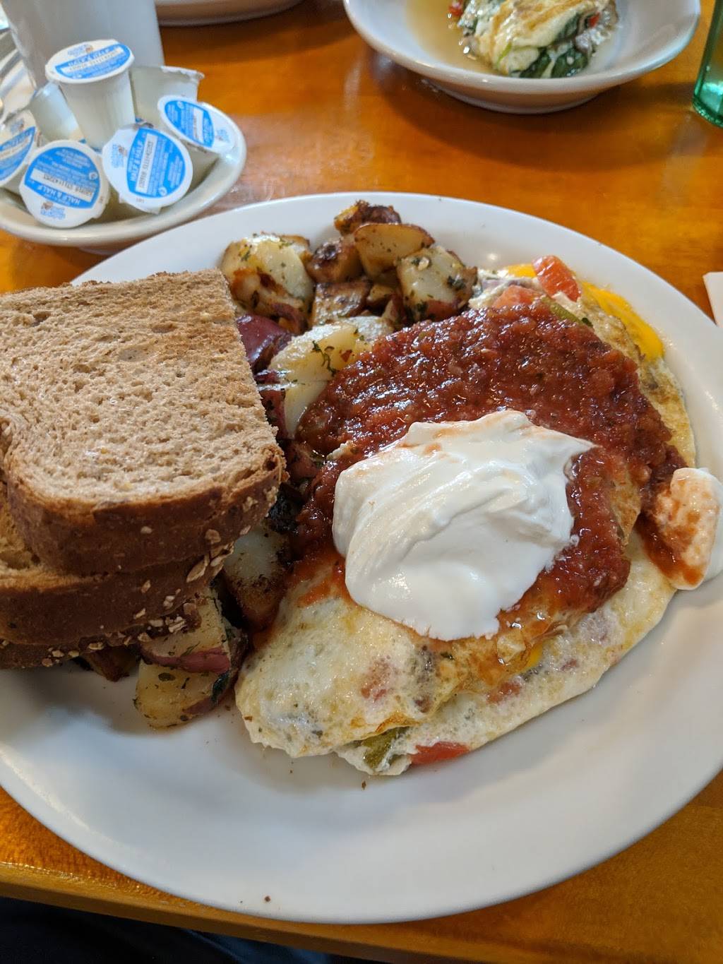 Toasties Café | cafe | 2522, 702 Lighthouse Ave, Pacific Grove, CA 93950, USA | 8313737543 OR +1 831-373-7543