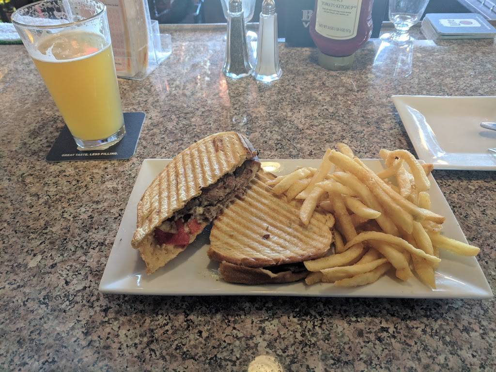 The Draught House | restaurant | 42 W Boylston St, West Boylston, MA 01583, USA | 5088354722 OR +1 508-835-4722