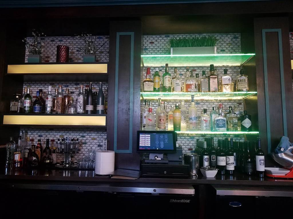 W XYZ Lounge | restaurant | 15220 NE Shen Street, #150, Redmond, WA 98052, USA | 4256369922 OR +1 425-636-9922