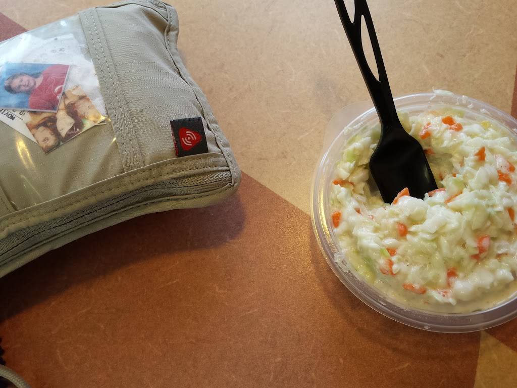 KFC | restaurant | 18447 CA-18, Apple Valley, CA 92307, USA | 7602422351 OR +1 760-242-2351