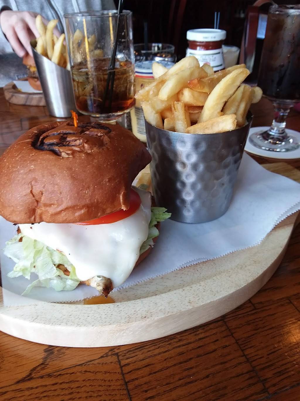 Patriot House Pub | restaurant | 2 Embarcadero Center 3rd floor, San Francisco, CA 94111, USA | 4159860797 OR +1 415-986-0797