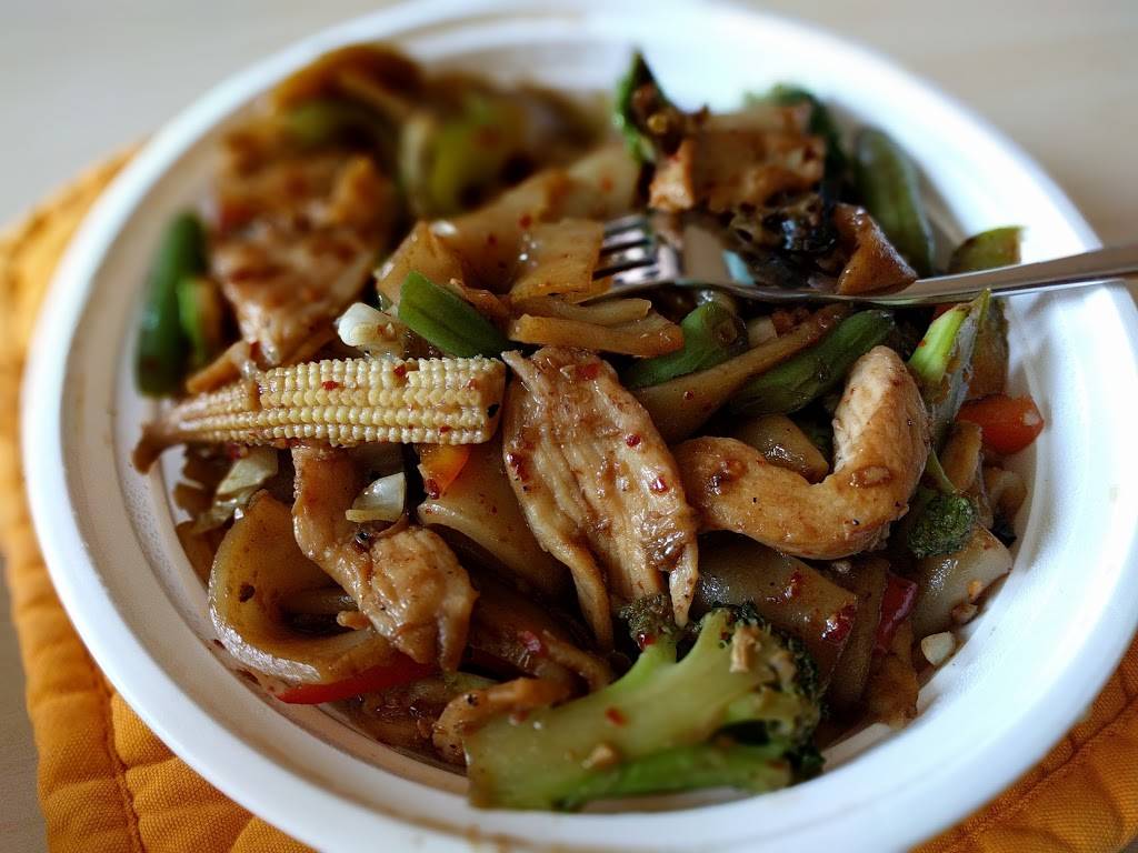 Ban Thai | restaurant | 2936 Niles Ave, St Joseph, MI 49085, USA | 2699832989 OR +1 269-983-2989