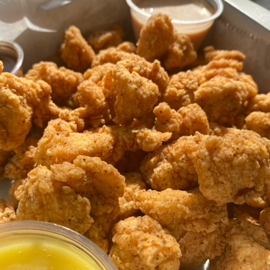 Chick-n Grille | restaurant | 121 Oakland Ave, Pittsburgh, PA 15213, USA | 4126831871 OR +1 412-683-1871