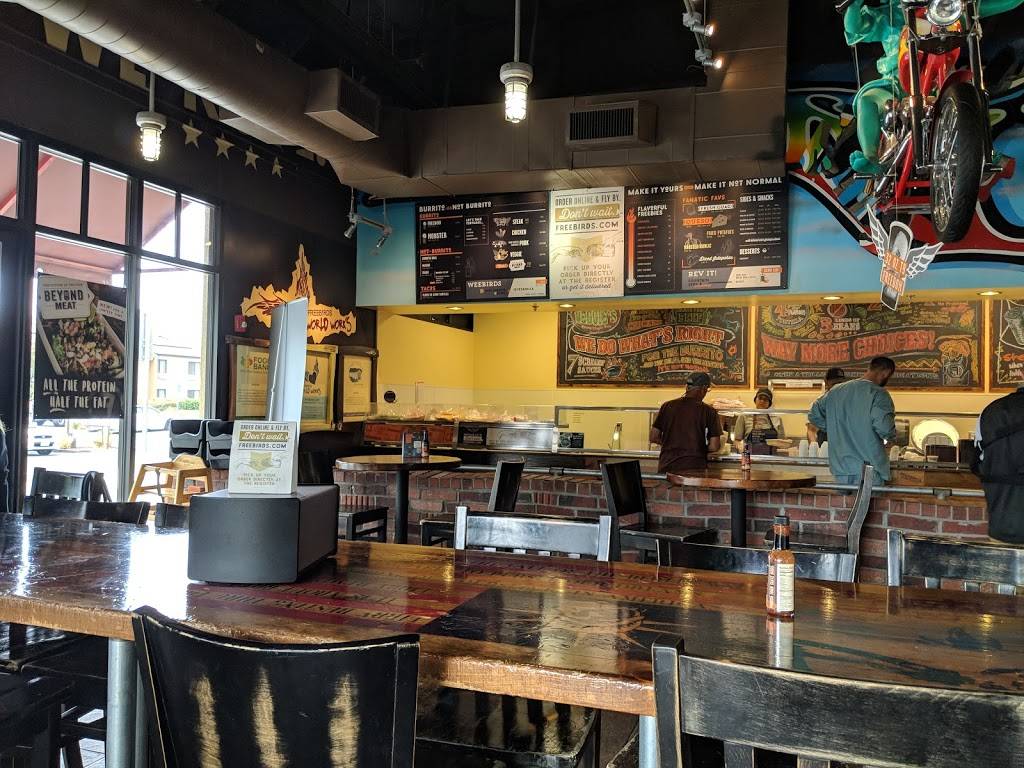 Freebirds World Burrito | restaurant | 112 Nut Tree Pkwy, Vacaville, CA 95687, USA | 7074460106 OR +1 707-446-0106