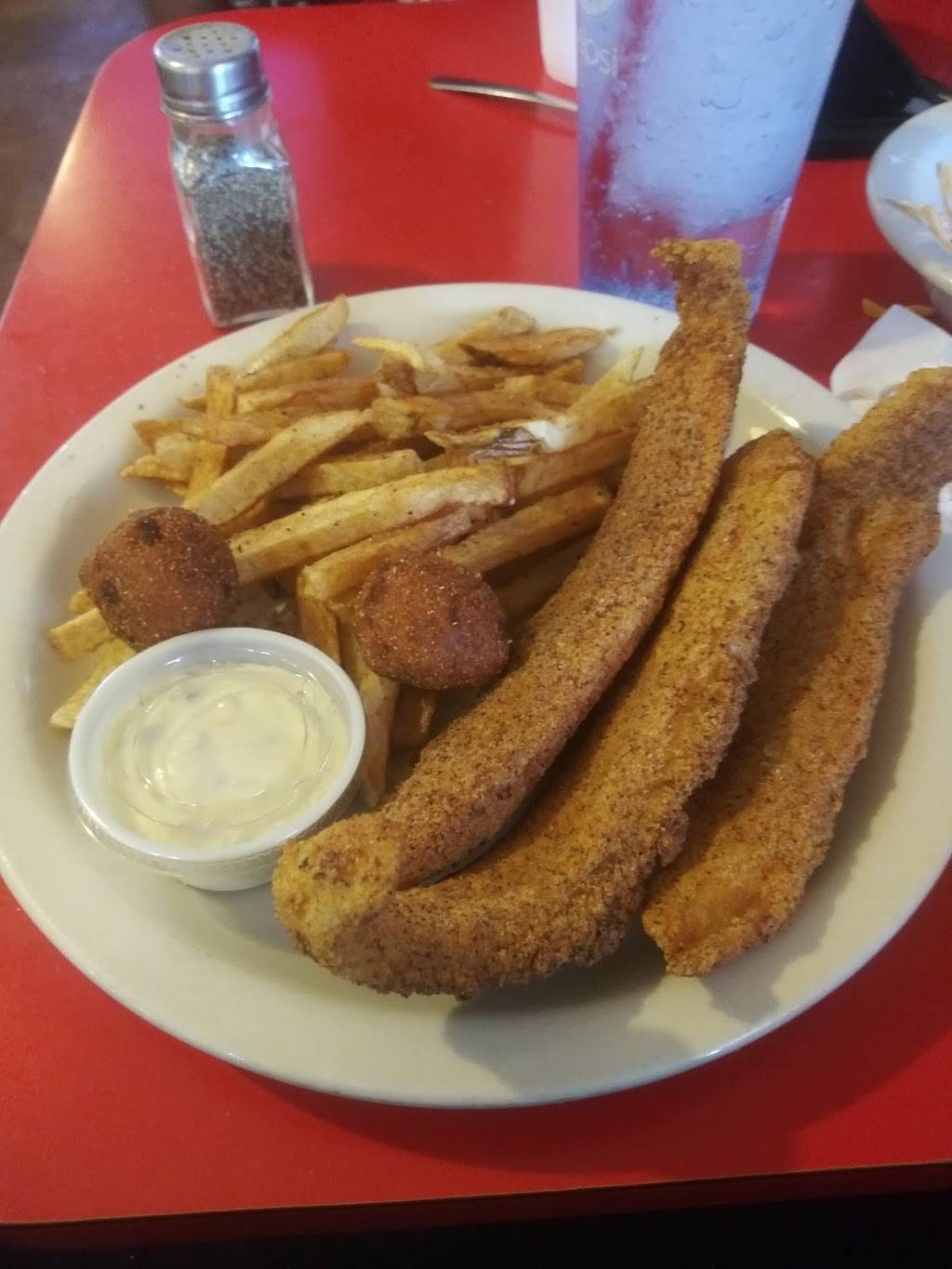 Meeks 152 Diner | restaurant | 203 E Main St, Binger, OK 73009, USA | 4056569263 OR +1 405-656-9263