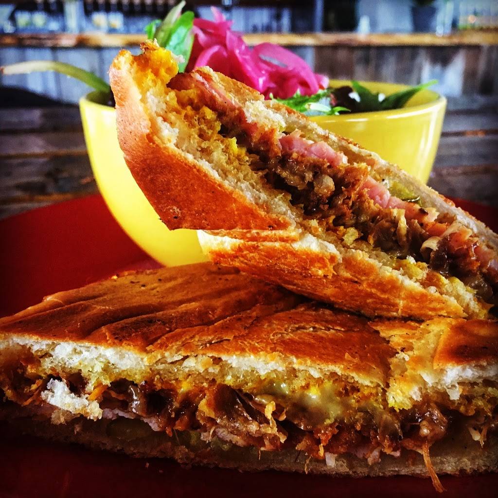 Mesa Fresca Kingston | restaurant | 1347 Gardiners Rd, Kingston, ON K7P 0L8, Canada | 6133896372 OR +1 613-389-6372