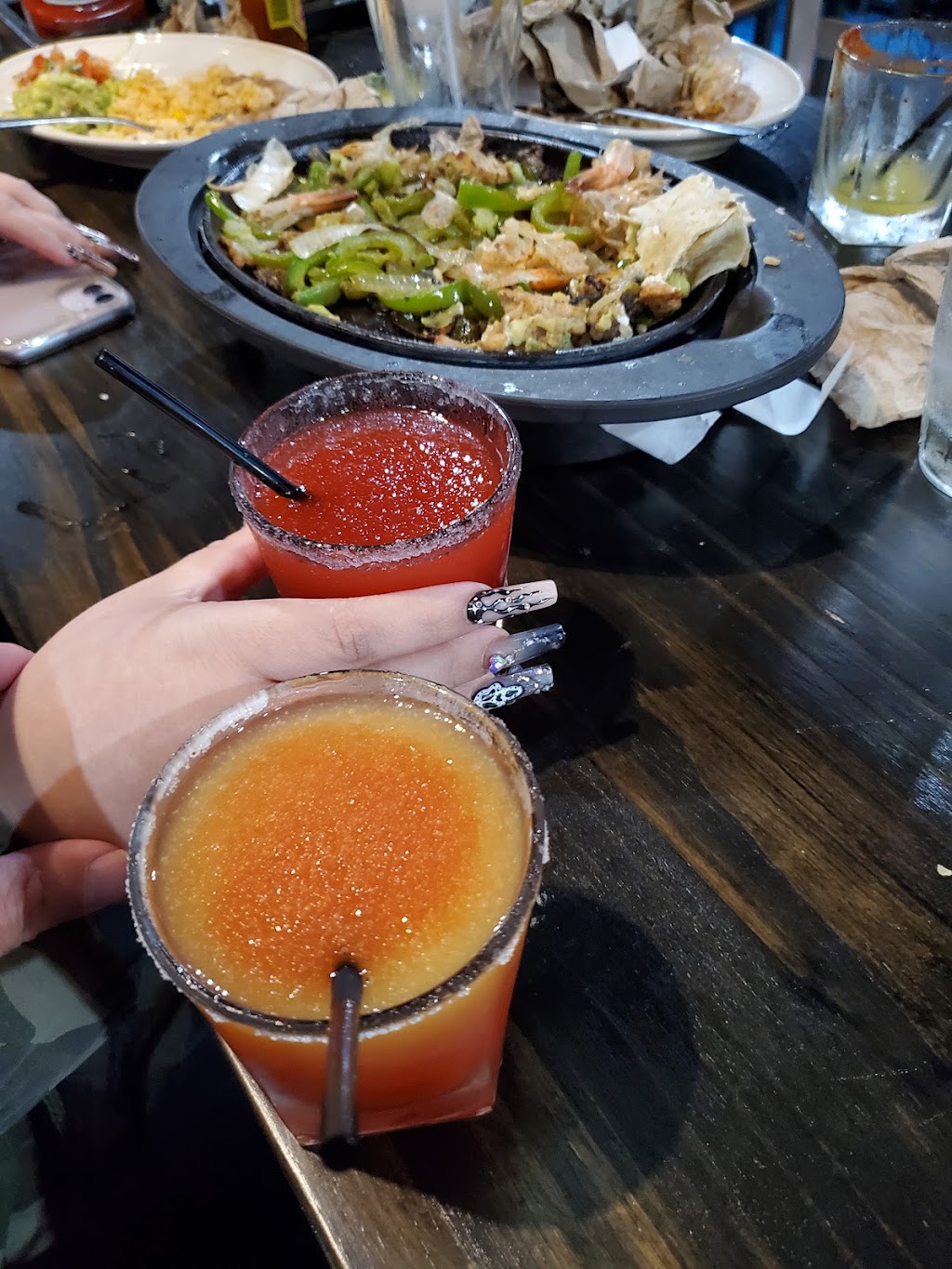 El Patron Tacos Sports Bar | restaurant | 2620 I-20, Grand Prairie, TX 75052, USA | 2142350044 OR +1 214-235-0044