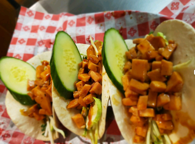 The Watering Hole West | restaurant | 1550 S Coddington Ave Suite P, Lincoln, NE 68522, USA | 4024772900 OR +1 402-477-2900