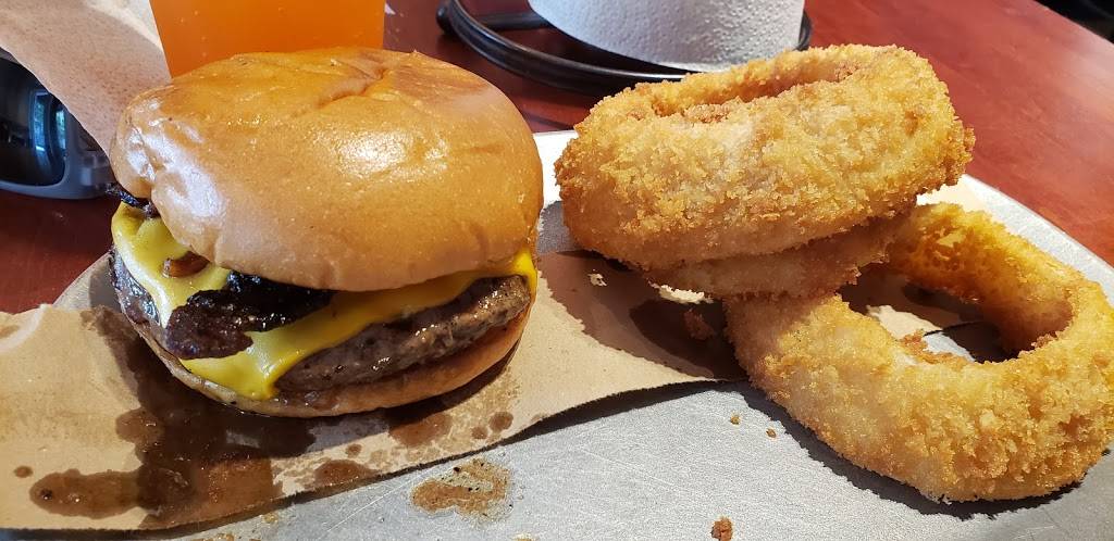 Village Burger Bar | restaurant | 3699 McKinney Ave, 325 West Village C, Dallas, TX 75204, USA | 2144439998 OR +1 214-443-9998