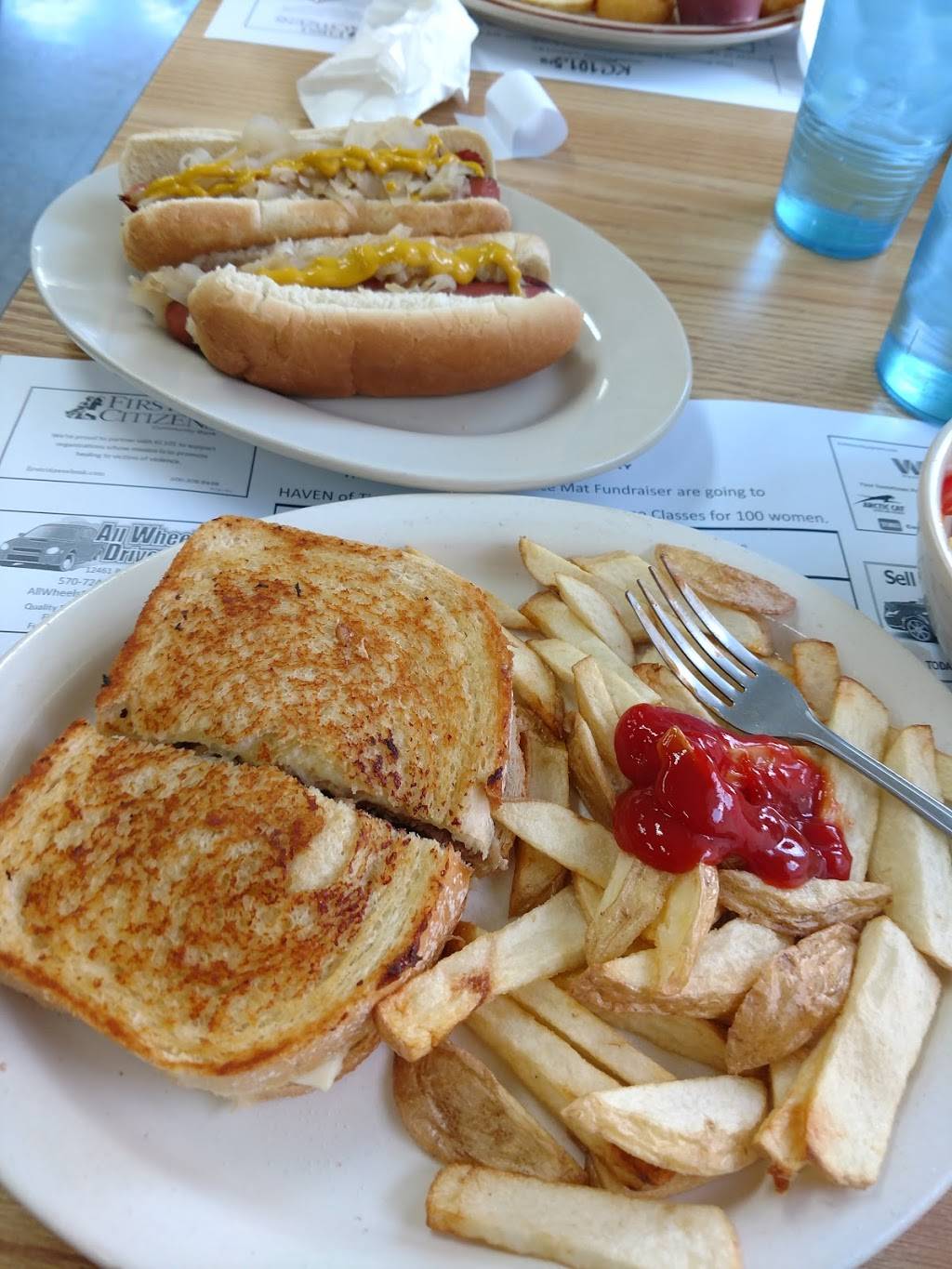 Mommas | restaurant | 104 Gulick St, Blossburg, PA 16912, USA | 5706380270 OR +1 570-638-0270