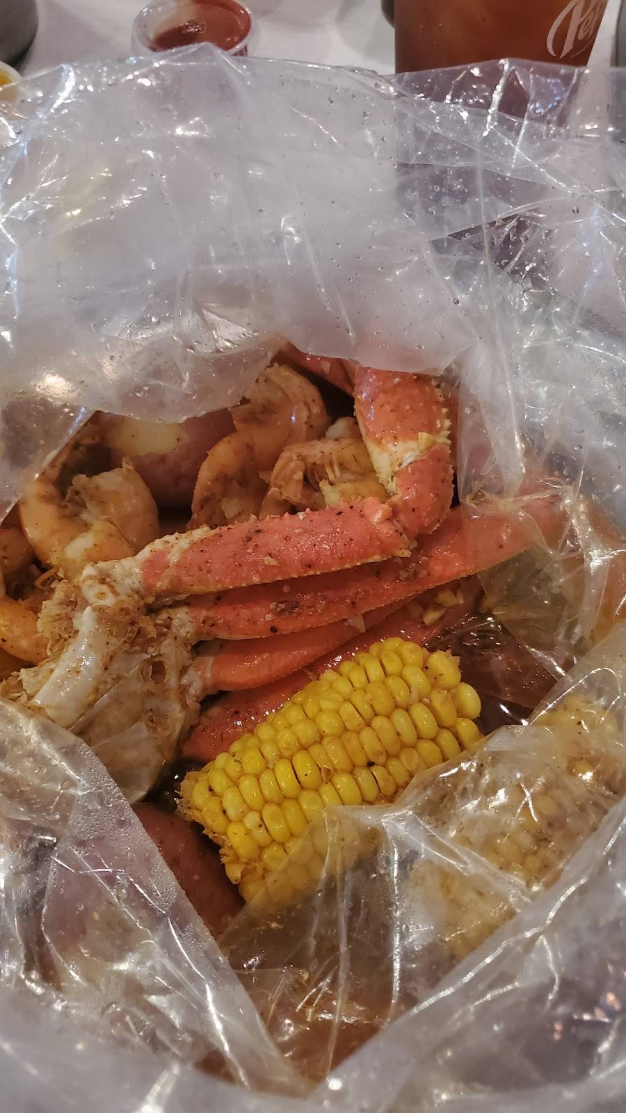 Lets Crab | restaurant | 501 Crossroads Plaza, Fort Mill, SC 29708, USA | 8035472722 OR +1 803-547-2722