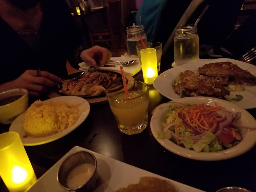 Latin Kitchen | restaurant | 3841 E Tremont Ave, The Bronx, NY 10465, USA | 7188925000 OR +1 718-892-5000