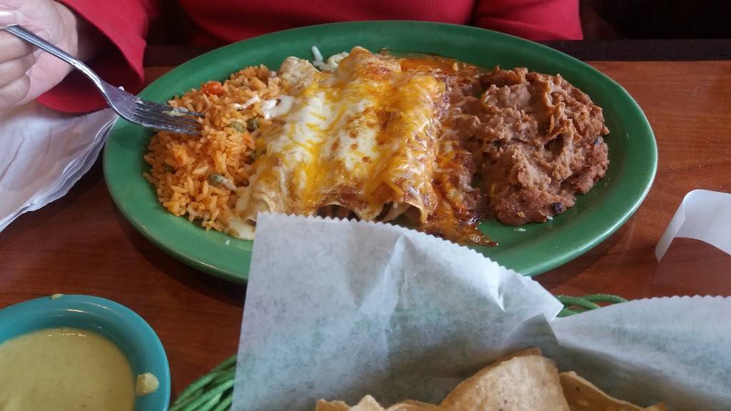 Ruchis Mexican Grill | restaurant | 6945 Industrial Pkwy, Rosenberg, TX 77471, USA | 8323633535 OR +1 832-363-3535