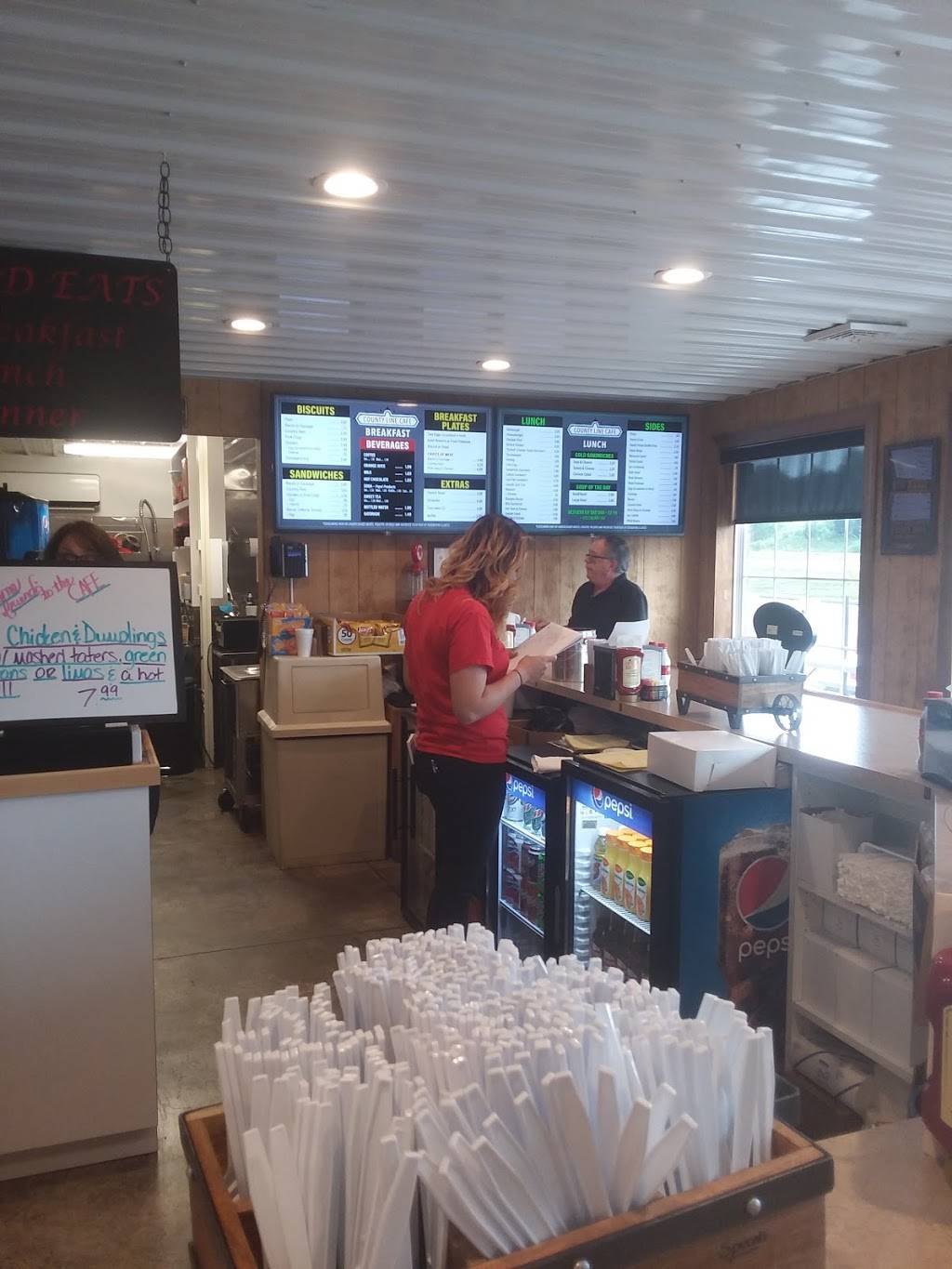 County Line Mini Mall & Cafe | restaurant | 20677 E Lynchburg Salem Turnpike, Forest, VA 24551, USA | 4346162552 OR +1 434-616-2552